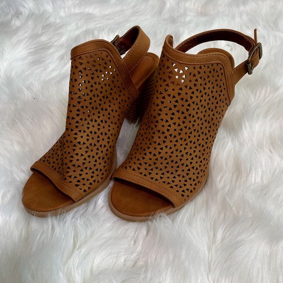 Universal Thread Milliana Cutout Sling Heels | Suede SZ 8.5 - Picture 1 of 6